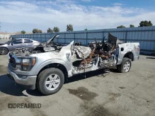 ✅ 2023 Ford F-150 XL • VIN: 1FTFW1E88PFA37754 • Lot: 70213365. Wystawiony na Copart z przebiegiem Nie podano. Bezpłatny archiwum sprzedaży aukcyjnych z USA i szczegółowy raport historii pojazdu na DreamBid. Zdjęcie 1.