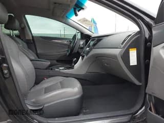 ✅ 2015 Hyundai Sonata • VIN: KMHEC4A4XFA131067 • Лот: 43348137. Опубликован ранее на IAAI с пробегом 148 103 миль. Бесплатный доступ к архиву аукционных продаж из США и подробный отчёт об истории автомобиля на DreamBid. Изображение 5.