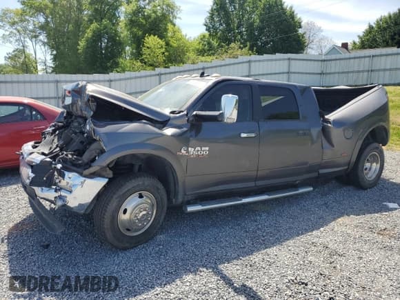 ✅ 2018 Ram 3500 Laramie • VIN: 3C63RRML4JG229460 • Lot: 53106035. Wystawiony na Copart z przebiegiem Nie podano. Bezpłatny archiwum sprzedaży aukcyjnych z USA i szczegółowy raport historii pojazdu na DreamBid. Zdjęcie 1.