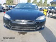 ✅ 2013 Tesla Model S • VIN: 5YJSA1DN7DFP13423 • Lot: 43874538. Wystawiony na IAAI z przebiegiem 105 309 mil. Bezpłatny archiwum sprzedaży aukcyjnych z USA i szczegółowy raport historii pojazdu na DreamBid. Zdjęcie 12.