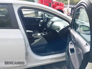 ✅ 2017 Chevrolet Cruze LS • VIN: 1G1BC5SM5H7162599 • Lot: 43400934. Listed on IAAI with 122,035 mi. Free auction sales archive from the USA and detailed vehicle history report at DreamBid. Image 5.