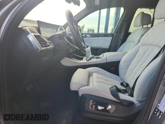 ✅ 2024 BMW X5 xDrive40i • VIN: 5UX23EU09R9V55141 • Лот: 69461135. Опубликован ранее на Copart с пробегом 13 880 миль. Бесплатный доступ к архиву аукционных продаж из США и подробный отчёт об истории автомобиля на DreamBid. Изображение 7.