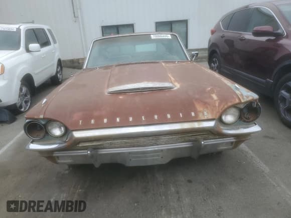 ✅ 1964 Ford Thunderbird • VIN: 4Y83Z105313 • Lot: 70066444. Wystawiony na Copart z przebiegiem 22 549 mil. Bezpłatny archiwum sprzedaży aukcyjnych z USA i szczegółowy raport historii pojazdu na DreamBid. Zdjęcie 5.