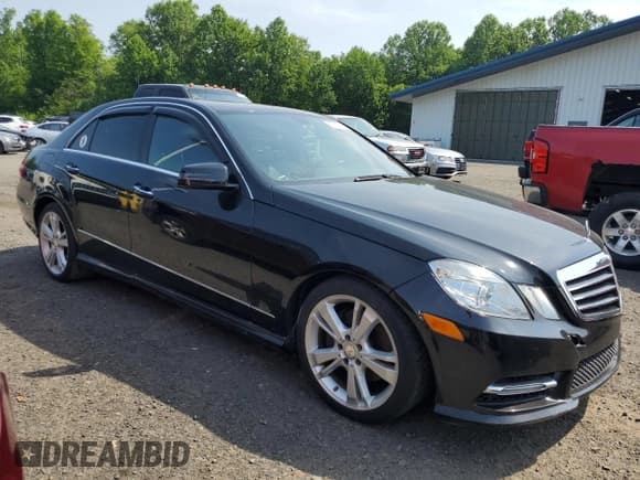 ✅ 2013 Mercedes-Benz E 350 Luxury • VIN: WDDHF5KB2DA742211 • Lot: 60854435. Listed on Copart with 113,837 mi. Free auction sales archive from the USA and detailed vehicle history report at DreamBid. Image 4.