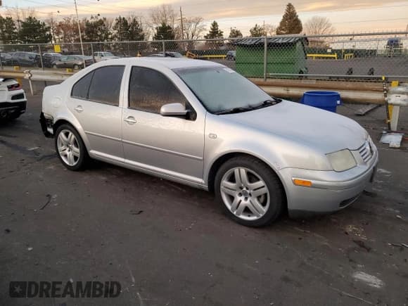 ✅ 2002 Volkswagen Jetta GLS • VIN: 3VWSE69M22M147338 • Lot: 84633314. Listed on Copart with 64,948 mi. Free auction sales archive from the USA and detailed vehicle history report at DreamBid. Image 4.
