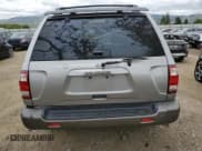 ✅ 1999 Nissan Pathfinder XE • VIN: JN8AR07S7XW388034 • Lot: 54688455. Wystawiony na Copart z przebiegiem 212 302 mil. Bezpłatny archiwum sprzedaży aukcyjnych z USA i szczegółowy raport historii pojazdu na DreamBid. Zdjęcie 6.