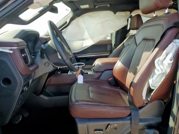 ✅ 2024 Ford Expedition Limited • VIN: 1FMJU1K8XREA78038 • Lot: 70385145. Listed on Copart with 17,837 mi. Free auction sales archive from the USA and detailed vehicle history report at DreamBid. Image 7.