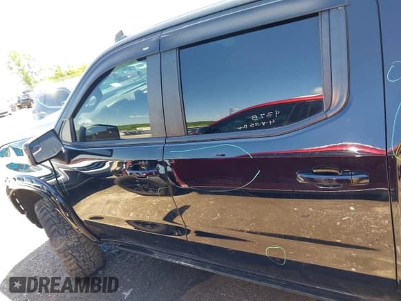 ✅ 2021 Chevrolet Silverado 1500 LT Trail Boss • VIN: 3GCPYFEL2MG223896 • Lot: 42156211. Wystawiony na IAAI z przebiegiem 108 623 mil. Bezpłatny archiwum sprzedaży aukcyjnych z USA i szczegółowy raport historii pojazdu na DreamBid. Zdjęcie 15.