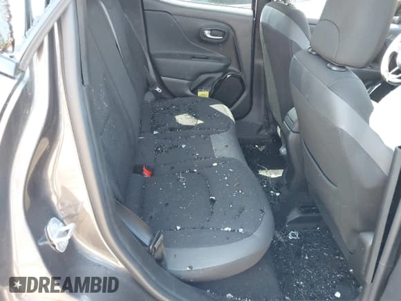 ✅ 2018 Jeep Renegade Latitude • VIN: ZACCJBBB6JPG73732 • Lot: 42549052. Wystawiony na IAAI z przebiegiem 65 388 mil. Bezpłatny archiwum sprzedaży aukcyjnych z USA i szczegółowy raport historii pojazdu na DreamBid. Zdjęcie 8.