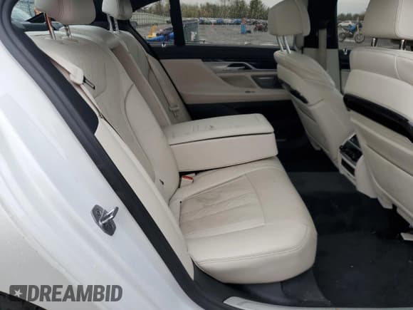 ✅ 2021 BMW 7 Series 750i xDrive • VIN: WBA7U2C06MCE49097 • Lot: 51900185. Listed on Copart with 36,664 mi. Free auction sales archive from the USA and detailed vehicle history report at DreamBid. Image 10.