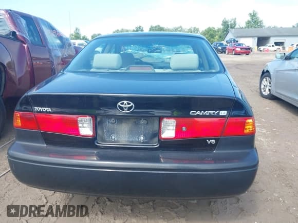 ✅ 2000 Toyota Camry LE • VIN: 4T1BF22K7YU092533 • Лот: 42890892. Опубликован ранее на IAAI с пробегом 71 582 миль. Бесплатный доступ к архиву аукционных продаж из США и подробный отчёт об истории автомобиля на DreamBid. Изображение 16.