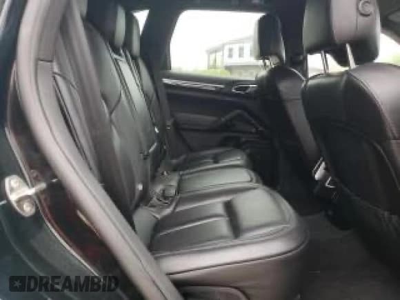 ✅ 2017 Porsche Cayenne • VIN: WP1AA2A20HKA80380 • Lot: 78863734. Listed on Copart with 158,920 mi. Free auction sales archive from the USA and detailed vehicle history report at DreamBid. Image 6.