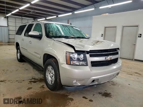 ✅ 2008 Chevrolet Suburban 3LT • VIN: 1GNFC16038R142159 • Lot: 89521845. Listed on Copart with 140,112 mi. Free auction sales archive from the USA and detailed vehicle history report at DreamBid. Image 14.