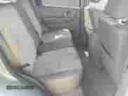 2006 Mercury Mariner Luxury z VIN 4M2CU57196KJ13921, wystawiony jako IAAI lot #42087744 z przebiegiem 183 899 mil mil oraz . Historia ofert i sprzedaży dostępna na DreamBid. Obrazek 8.