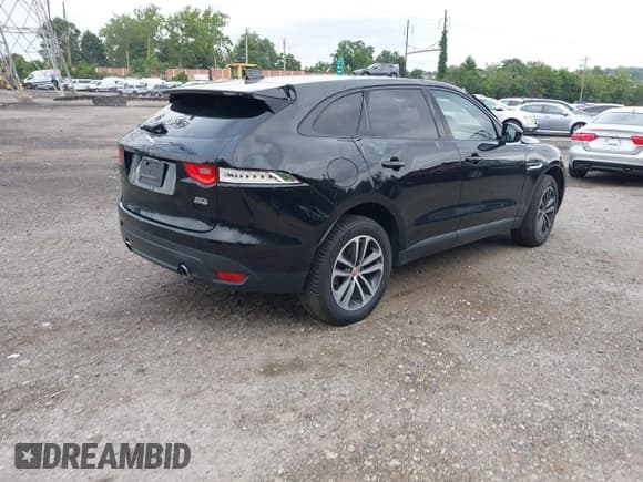 ✅ 2018 Jaguar F-Pace 30t Premium • VIN: SADCJ2GX9JA285337 • Lot: 42668855. Listed on IAAI with 109,899 mi. Free auction sales archive from the USA and detailed vehicle history report at DreamBid. Image 4.