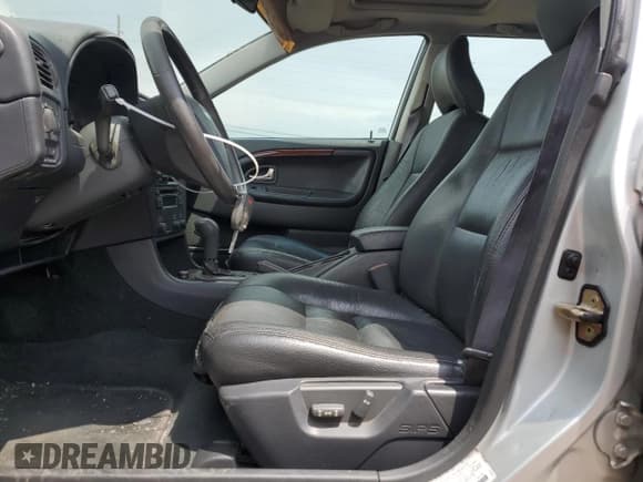 ✅ 2004 Volvo V40 • VIN: YV1VW27594F063998 • Lot: 65352845. Wystawiony na Copart z przebiegiem 161 984 mil. Bezpłatny archiwum sprzedaży aukcyjnych z USA i szczegółowy raport historii pojazdu na DreamBid. Zdjęcie 7.