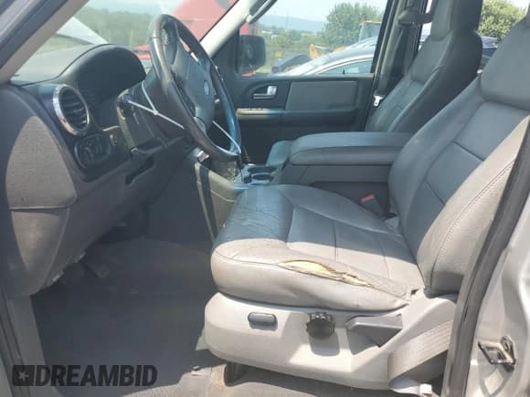 ✅ 2003 Ford Expedition XLT Value • VIN: 1FMFU16W73LB28248 • Lot: 65766995. Listed on Copart with 294,121 mi. Free auction sales archive from the USA and detailed vehicle history report at DreamBid. Image 7.