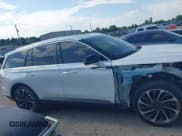 ✅ 2022 Lincoln Aviator Reserve • VIN: 5LM5J7WC9NGL03217 • Lot: 42953481. Listed on IAAI with 37,800 mi. Free auction sales archive from the USA and detailed vehicle history report at DreamBid. Image 13.