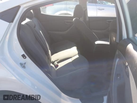 ✅ 2016 Hyundai Elantra SE • VIN: 5NPDH4AE2GH661571 • Lot: 43138507. Listed on IAAI with 117,561 mi. Free auction sales archive from the USA and detailed vehicle history report at DreamBid. Image 8.