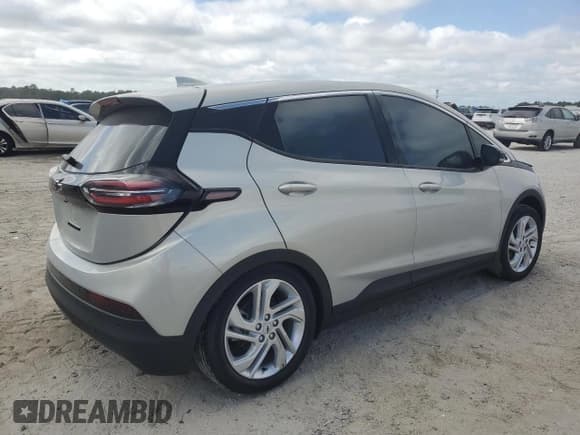 ✅ 2022 Chevrolet Bolt EV 1LT • VIN: 1G1FW6S04N4106243 • Lot: 76614774. Wystawiony na Copart z przebiegiem 13 898 mil. Bezpłatny archiwum sprzedaży aukcyjnych z USA i szczegółowy raport historii pojazdu na DreamBid. Zdjęcie 3.