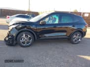 ✅ 2026 Ford Escape ST-Line • VIN: 1FMCU9MN7TUA09945 • Лот: 43782003. Опубликован ранее на IAAI с пробегом 1 529 миль. Бесплатный доступ к архиву аукционных продаж из США и подробный отчёт об истории автомобиля на DreamBid. Изображение 13.