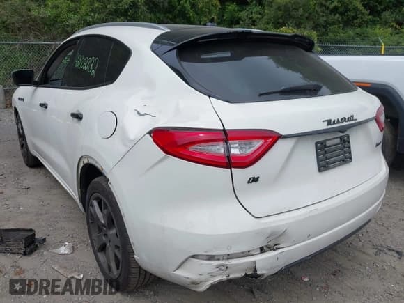 ✅ 2017 Maserati Levante • VIN: ZN661XUSXHX254425 • Lot: 42802732. Listed on IAAI with 111,145 mi. Free auction sales archive from the USA and detailed vehicle history report at DreamBid. Image 3.