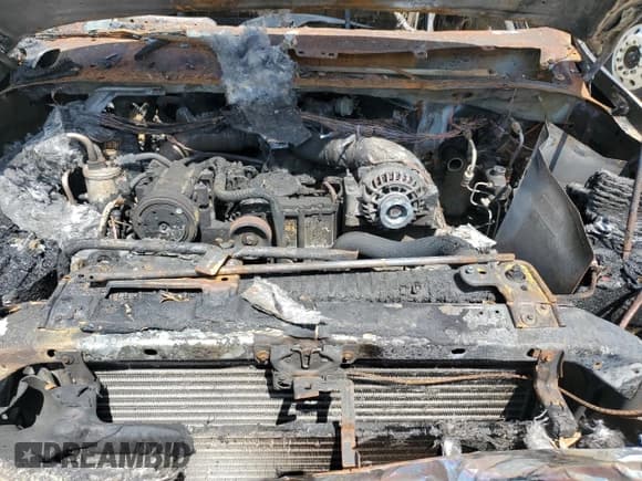 ✅ 2001 Ford F-350 XL • VIN: 1FTWX33F31EB12061 • Лот: 80625015. Опубликован ранее на Copart с пробегом Не указан. Бесплатный доступ к архиву аукционных продаж из США и подробный отчёт об истории автомобиля на DreamBid. Изображение 11.