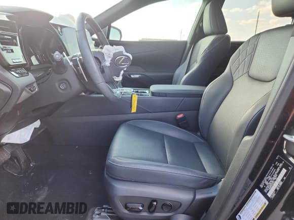 ✅ 2023 Lexus RX 350 • VIN: 2T2BAMBA7PC019790 • Lot: 87027255. Wystawiony na Copart z przebiegiem 25 005 mil. Bezpłatny archiwum sprzedaży aukcyjnych z USA i szczegółowy raport historii pojazdu na DreamBid. Zdjęcie 7.