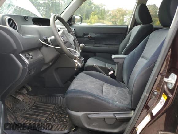 ✅ 2011 Scion xB • VIN: JTLZE4FE7B1123637 • Lot: 83846935. Wystawiony na Copart z przebiegiem 146 898 mil. Bezpłatny archiwum sprzedaży aukcyjnych z USA i szczegółowy raport historii pojazdu na DreamBid. Zdjęcie 7.