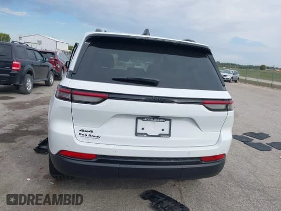 ✅ 2025 Jeep Grand Cherokee Altitude X • VIN: 1C4RJHAG5SC329244 • Lot: 43419689. Wystawiony na IAAI z przebiegiem 1 664 mil. Bezpłatny archiwum sprzedaży aukcyjnych z USA i szczegółowy raport historii pojazdu na DreamBid. Zdjęcie 16.