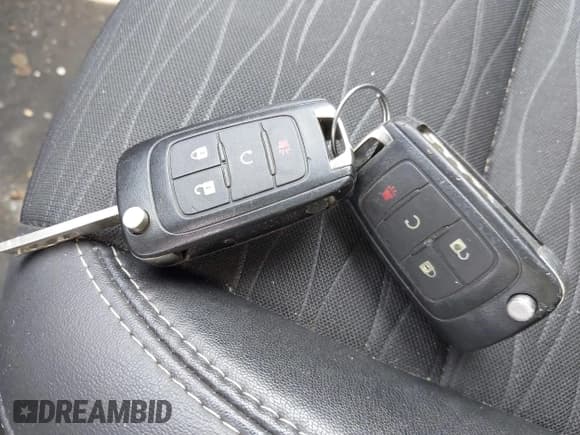 ✅ 2015 Buick Encore Convenience • VIN: KL4CJBSB3FB209454 • Lot: 43162143. Wystawiony na IAAI z przebiegiem 131 955 mil. Bezpłatny archiwum sprzedaży aukcyjnych z USA i szczegółowy raport historii pojazdu na DreamBid. Zdjęcie 11.