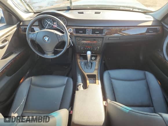 2006 BMW 3 Series 325i with VIN WBAVB17586NK32068, listed as a Copart auction lot 89899865 with 144,824 mi miles and Salvage title. Bid and sale history available at DreamBid. Image 8.