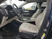 ✅ 2022 Volvo XC40 Momentum • VIN: YV4162UK3N2652954 • Lot: 90525215. Listed on Copart with 26,529 mi. Free auction sales archive from the USA and detailed vehicle history report at DreamBid. Image 7.