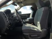 ✅ 2022 Ram 1500 Tradesman • VIN: 3C6JR6DG0NG205543 • Lot: 54258125. Wystawiony na Copart z przebiegiem 94 250 mil. Bezpłatny archiwum sprzedaży aukcyjnych z USA i szczegółowy raport historii pojazdu na DreamBid. Zdjęcie 7.