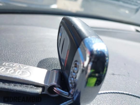 ✅ 2010 Audi A4 Premium Plus • VIN: WAUFFAFL8AN046032 • Lot: 43028344. Listed on IAAI with 215,820 mi. Free auction sales archive from the USA and detailed vehicle history report at DreamBid. Image 11.