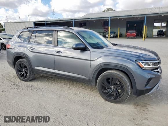 ✅ 2023 Volkswagen Atlas SE • VIN: 1V2WP2CA1PC519538 • Lot: 92046085. Listed on Copart with 48,239 mi. Free auction sales archive from the USA and detailed vehicle history report at DreamBid. Image 4.