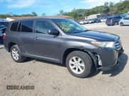 ✅ 2013 Toyota Highlander Plus • VIN: 5TDZA3EH0DS031921 • Lot: 43483496. Listed on IAAI with 106,332 mi. Free auction sales archive from the USA and detailed vehicle history report at DreamBid. Image 1.