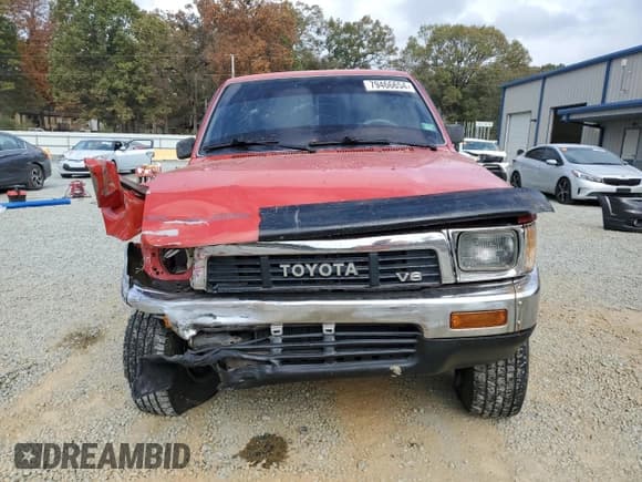 ✅ 1989 Toyota Pickup DLX • VIN: JT4VN01D1K6000016 • Lot: 79466654. Listed on Copart with 251,919 mi. Free auction sales archive from the USA and detailed vehicle history report at DreamBid. Image 5.