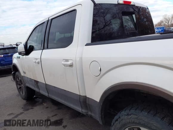 ✅ 2015 Ford F-150 Lariat • VIN: 1FTEW1EF5FFB56502 • Lot: 43700590. Listed on IAAI with 163,884 mi. Free auction sales archive from the USA and detailed vehicle history report at DreamBid. Image 14.