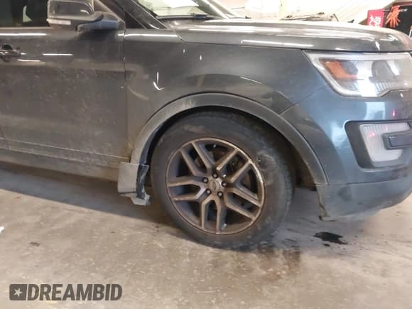 ✅ 2017 Ford Explorer Sport • VIN: 1FM5K8GT9HGA04092 • Lot: 41354237. Wystawiony na IAAI z przebiegiem 96 620 mil. Bezpłatny archiwum sprzedaży aukcyjnych z USA i szczegółowy raport historii pojazdu na DreamBid. Zdjęcie 6.