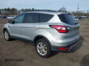 ✅ 2018 Ford Escape SE • VIN: 1FMCU9GD8JUB93096 • Lot: 43889141. Wystawiony na IAAI z przebiegiem 52 535 mil. Bezpłatny archiwum sprzedaży aukcyjnych z USA i szczegółowy raport historii pojazdu na DreamBid. Zdjęcie 3.