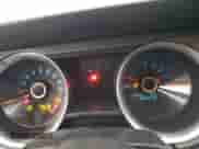 2014 Ford Mustang V6 с VIN 1ZVBP8EM5E5205674, выставлен на аукционе Copart как лот 82221475 с пробегом 85 170 миль миль и Списание • Salvage title. История ставок и продаж доступна на DreamBid. Изображение 9.