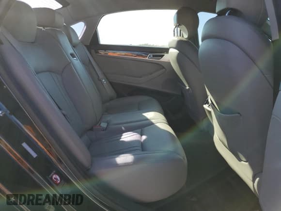 ✅ 2016 Hyundai Genesis 3.8L • VIN: KMHGN4JE8GU130768 • Lot: 79840584. Wystawiony na Copart z przebiegiem 63 464 mil. Bezpłatny archiwum sprzedaży aukcyjnych z USA i szczegółowy raport historii pojazdu na DreamBid. Zdjęcie 10.