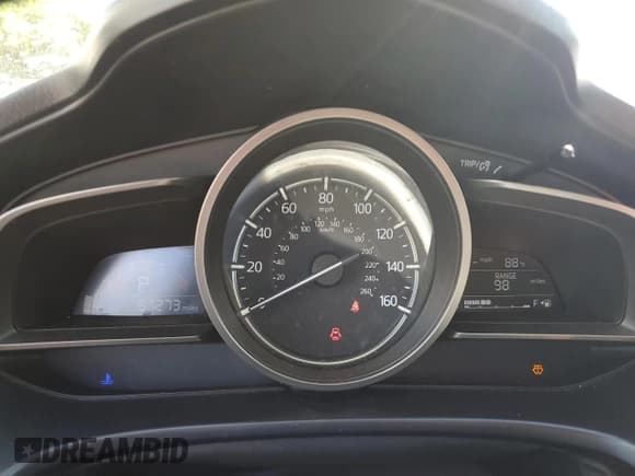 ✅ 2018 Mazda 3 Touring • VIN: 3MZBN1L30JM263428 • Lot: 82687335. Wystawiony na Copart z przebiegiem 57 273 mil. Bezpłatny archiwum sprzedaży aukcyjnych z USA i szczegółowy raport historii pojazdu na DreamBid. Zdjęcie 9.