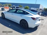✅ 2025 Tesla Model 3 Long Range • VIN: 5YJ3E1EB1SF001368 • Lot: 42900433. Wystawiony na IAAI z przebiegiem 15 mil. Bezpłatny archiwum sprzedaży aukcyjnych z USA i szczegółowy raport historii pojazdu na DreamBid. Zdjęcie 3.