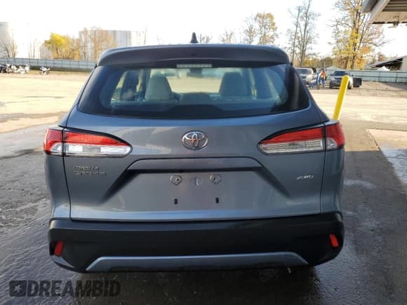 ✅ 2022 Toyota Corolla Cross L • VIN: 7MUAAABG9NV034823 • Lot: 89881115. Listed on Copart with 21,466 mi. Free auction sales archive from the USA and detailed vehicle history report at DreamBid. Image 6.