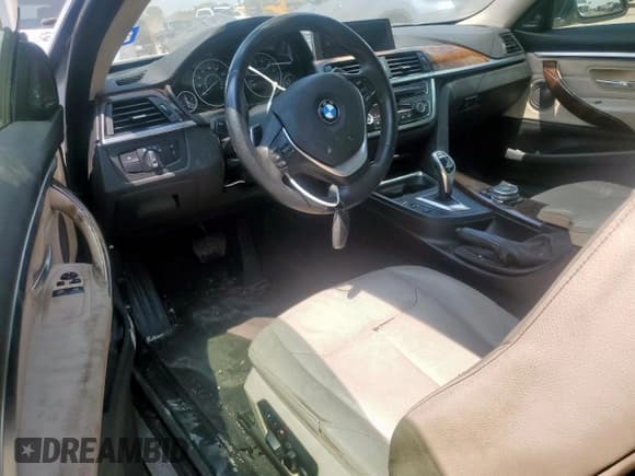 ✅ 2015 BMW 4 Series 428i • VIN: WBA3N3C53FK233050 • Lot: 71642835. Wystawiony na Copart z przebiegiem 166 173 mil. Bezpłatny archiwum sprzedaży aukcyjnych z USA i szczegółowy raport historii pojazdu na DreamBid. Zdjęcie 8.