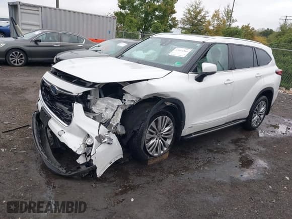 ✅ 2022 Toyota Highlander Hybrid Platinum • VIN: 5TDEBRCH9NS077668 • Лот: 43414264. Опубликован ранее на IAAI с пробегом 51 844 миль. Бесплатный доступ к архиву аукционных продаж из США и подробный отчёт об истории автомобиля на DreamBid. Изображение 17.