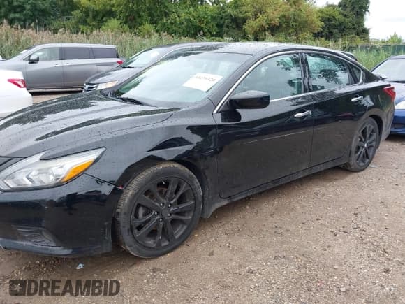✅ 2018 Nissan Altima SR • VIN: 1N4AL3AP8JC255137 • Лот: 43239320. Опубликован ранее на IAAI с пробегом 163 575 миль. Бесплатный доступ к архиву аукционных продаж из США и подробный отчёт об истории автомобиля на DreamBid. Изображение 6.