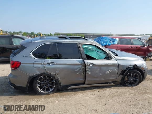 ✅ 2017 BMW X5 xDrive40e • VIN: 5UXKT0C56H0S79956 • Lot: 42776615. Wystawiony na IAAI z przebiegiem 88 526 mil. Bezpłatny archiwum sprzedaży aukcyjnych z USA i szczegółowy raport historii pojazdu na DreamBid. Zdjęcie 12.